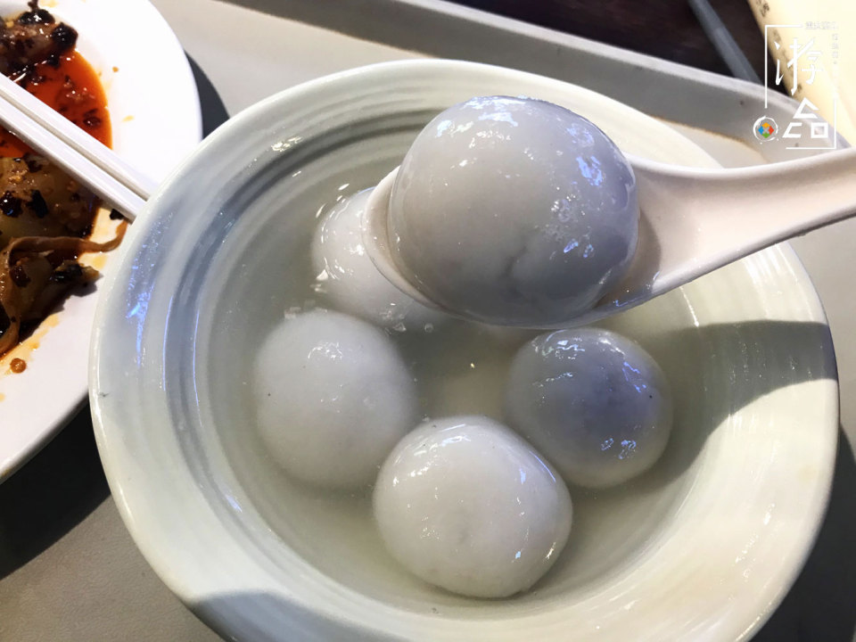 山城汤圆新吃法肉汤圆蘸辣椒重庆人露出了微笑